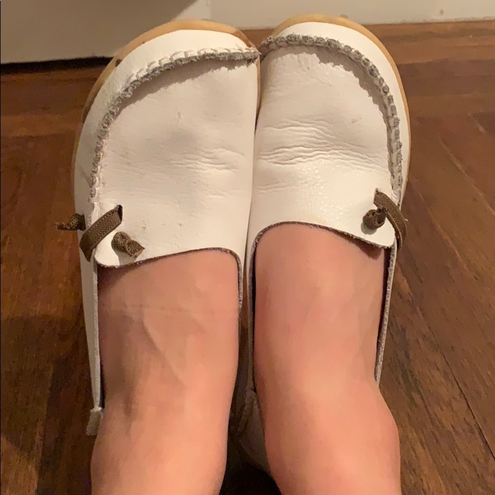 Size 7, white fake leather Mary-Jane like shoes